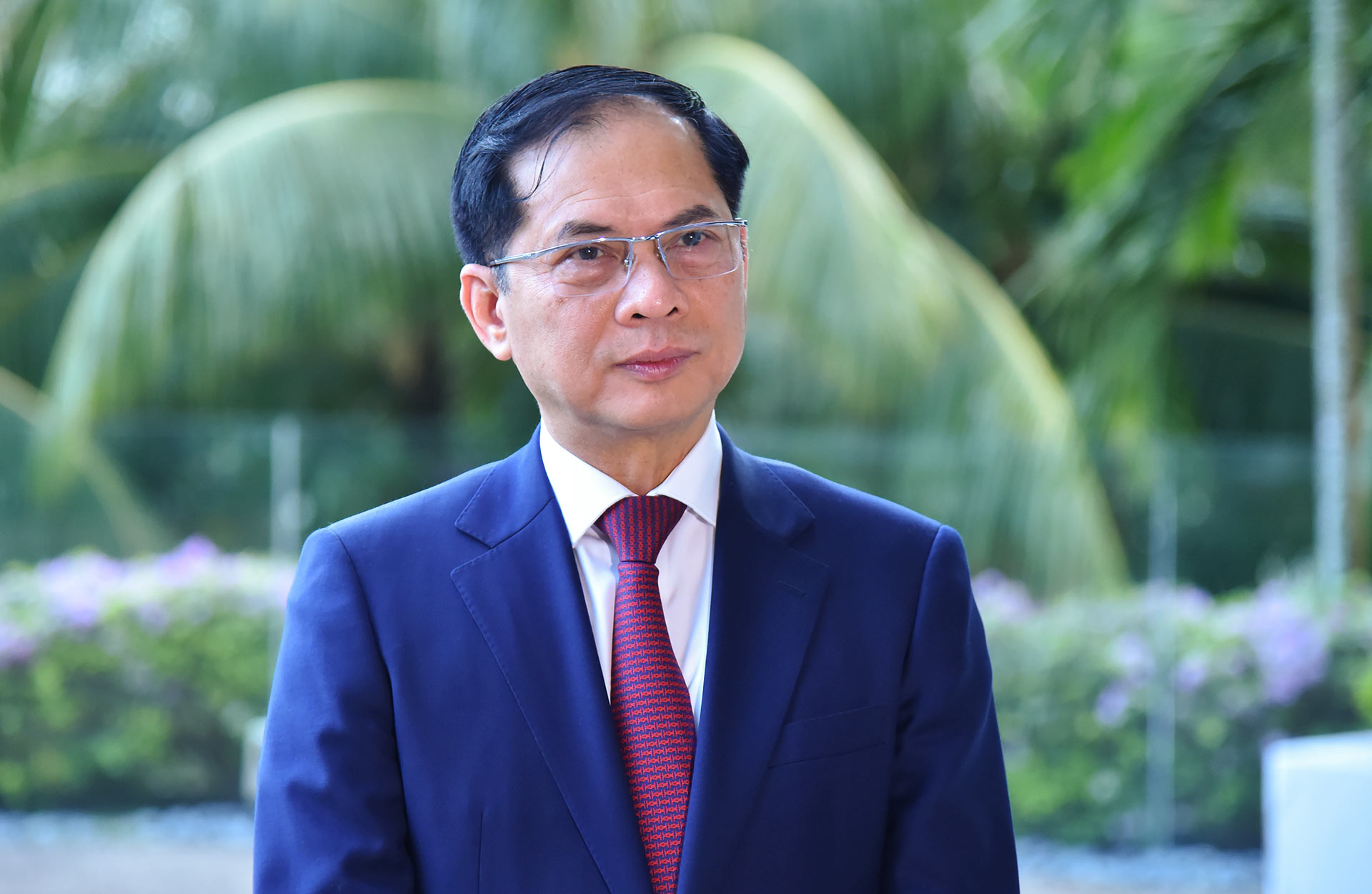 Phó Thủ tướng, Bộ trưởng Bùi Thanh Sơn trả lời phỏng vấn báo chí về kết quả chuyến thăm cấp Nhà nước tới Lào của Chủ tịch nước Lương Cường